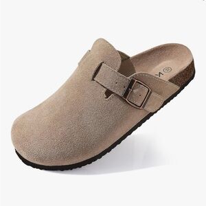 NWT Women's Tan Suede Clogs